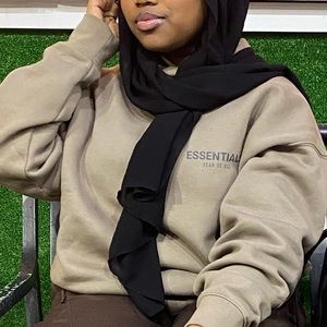 Wore once and in excellent condition